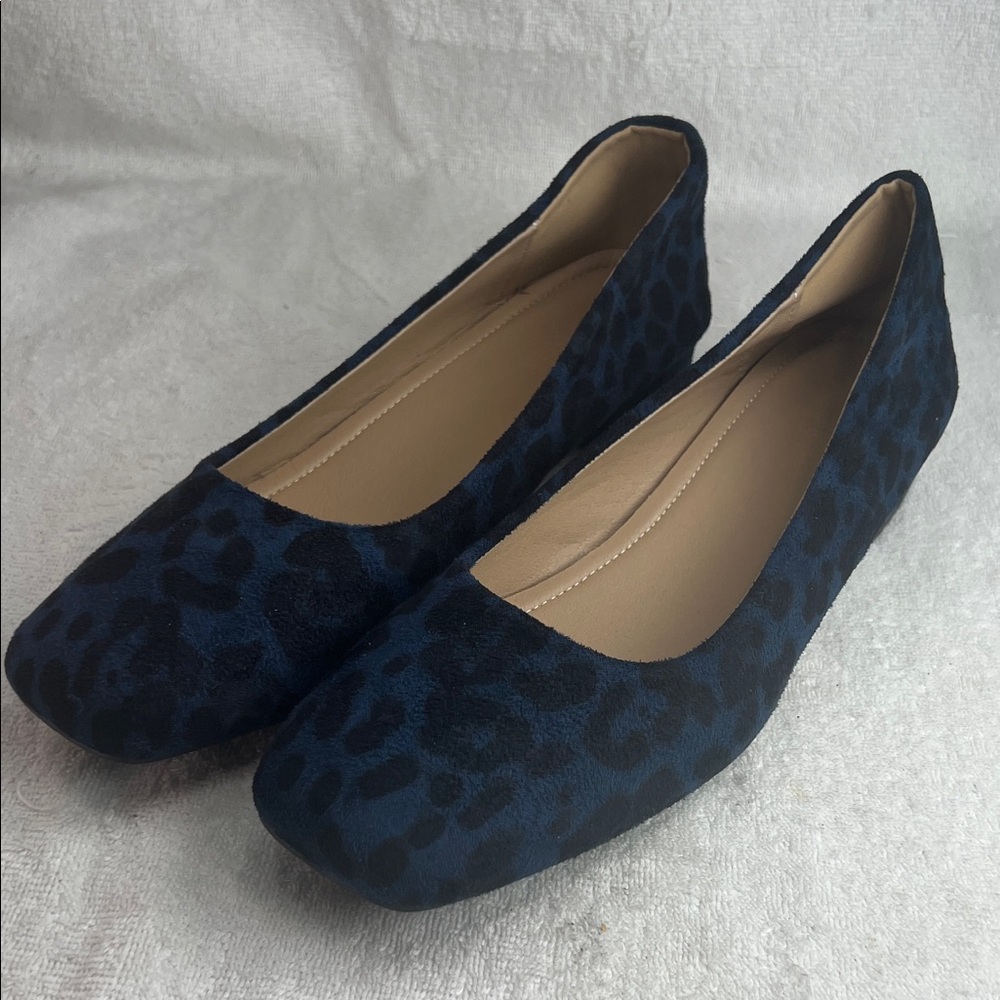 Wei Ming Xin, Blue Leopard Print Women's Flats